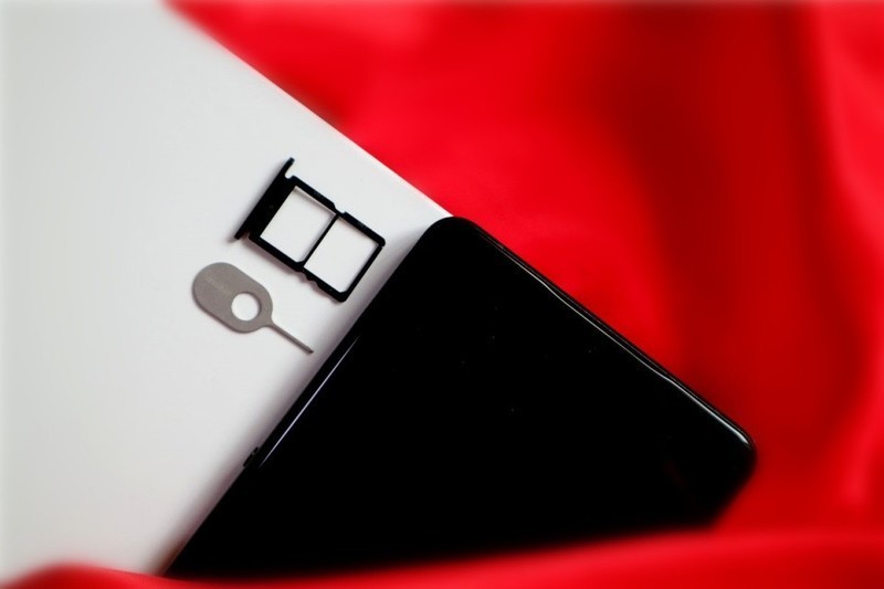 坚果Pro2S详测：自带桌面系统的手机，只要1798元