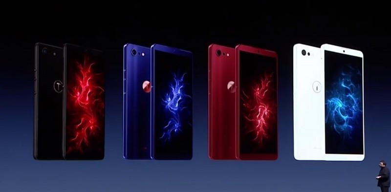 坚果Pro2S详测：自带桌面系统的手机，只要1798元