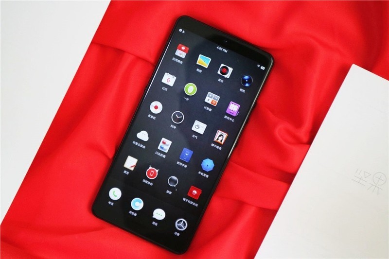 坚果Pro2S详测：自带桌面系统的手机，只要1798元