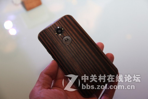摩托罗拉新品现场看花眼，缤纷色彩美好生活