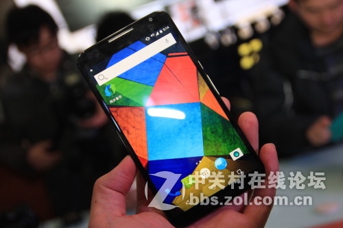 摩托罗拉新品现场看花眼，缤纷色彩美好生活