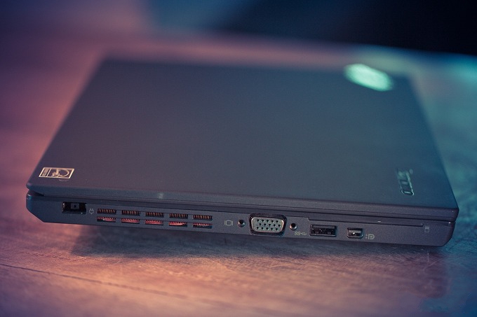 全天办公不插电，ThinkPad X240图赏