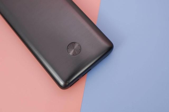 这是我见过最大容量的充电宝：25600mAh，支持78W快充