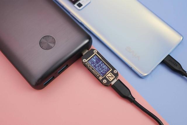 这是我见过最大容量的充电宝：25600mAh，支持78W快充