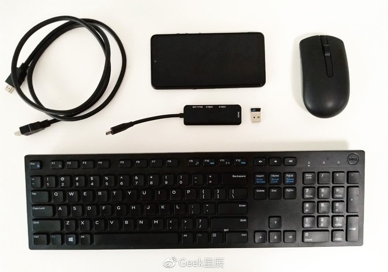 坚果Pro2S详测：自带桌面系统的手机，只要1798元