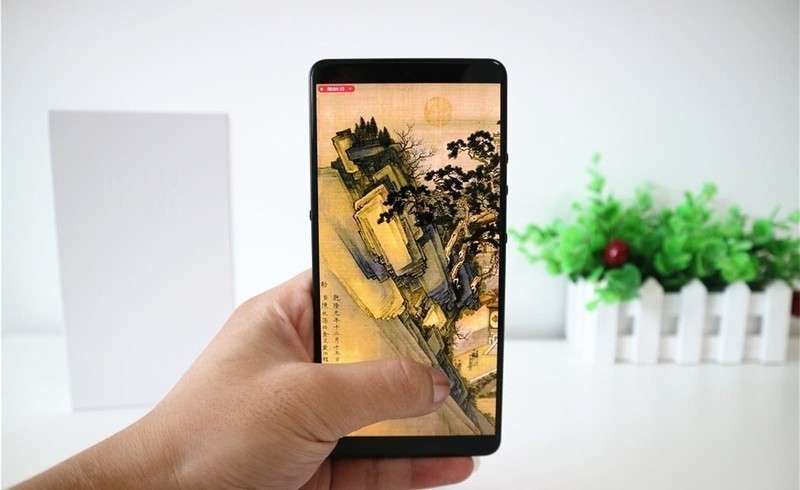 坚果Pro2S详测：自带桌面系统的手机，只要1798元