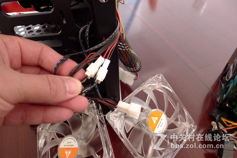 金河田超越荣耀版机箱散热大改造