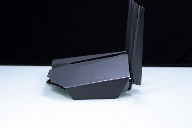 千元4T4R 160MHz 的博通版 WiFi6 电竞路由器：华硕 RT-AX82U体验