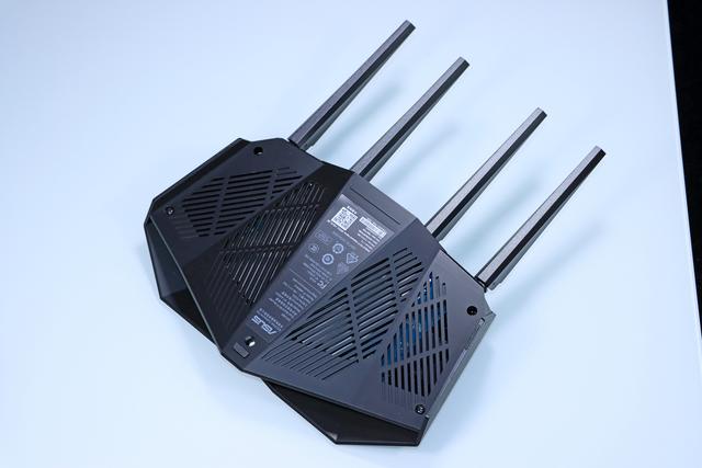 千元4T4R 160MHz 的博通版 WiFi6 电竞路由器：华硕 RT-AX82U体验