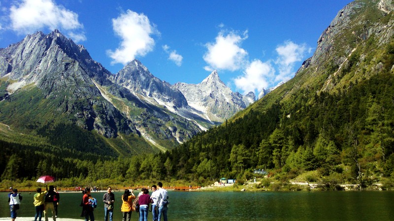 诺基亚C6-01，800全幅对焦手机，旅游随拍