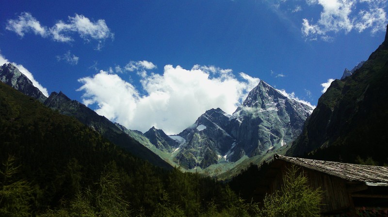 诺基亚C6-01，800全幅对焦手机，旅游随拍