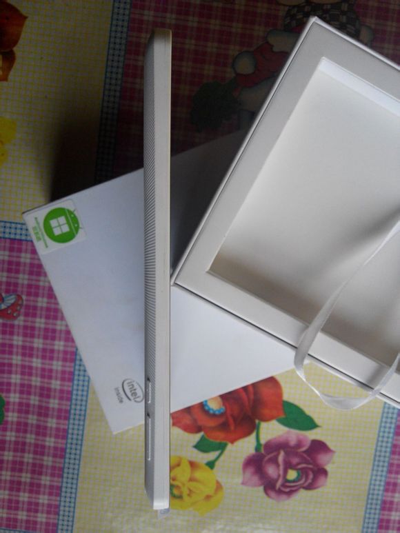 超便携399元原道w7安卓+win8双系统平板试用——外观