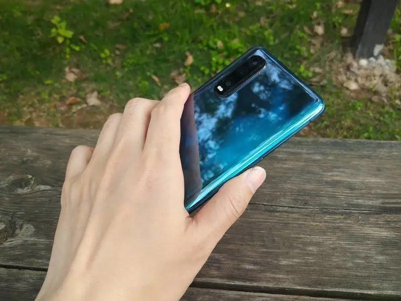 顶级屏显、极致夜拍，OPPO Find X2一款用了就回不去的手