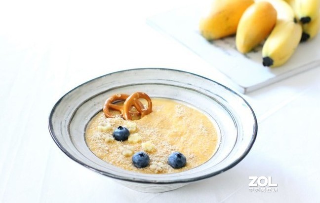 用破壁料理机自制水果奶昔，为夏天解解馋吧