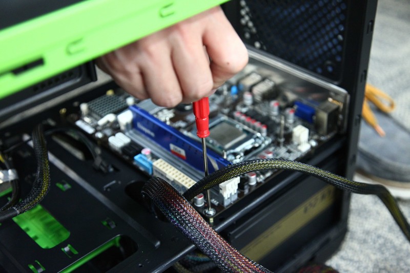 【一小时装机】记录神速装机时刻，先马套装+I5+GTX970装机分享。