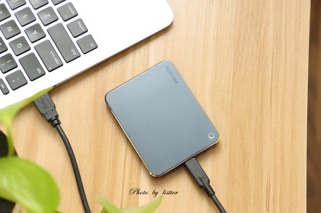 超轻薄、突破500MB/s！东芝XS700移动固态硬盘体验
