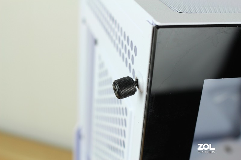 易大师神光版上机评测：好看又实用，装机不求人~