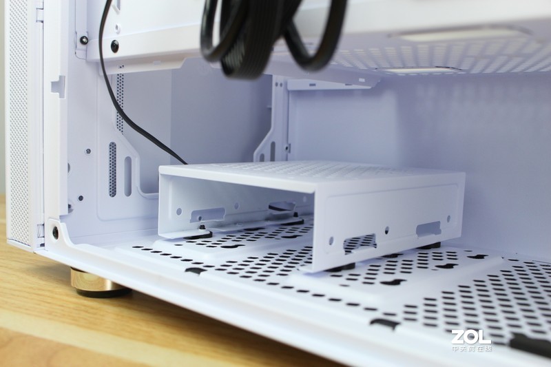 易大师神光版上机评测：好看又实用，装机不求人~