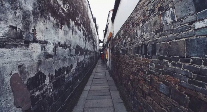 女友买了一个HTC Re如影相机