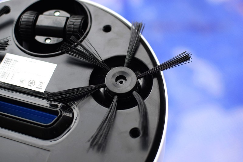 快去干活吧 勤劳的一米T115智能扫地机器人