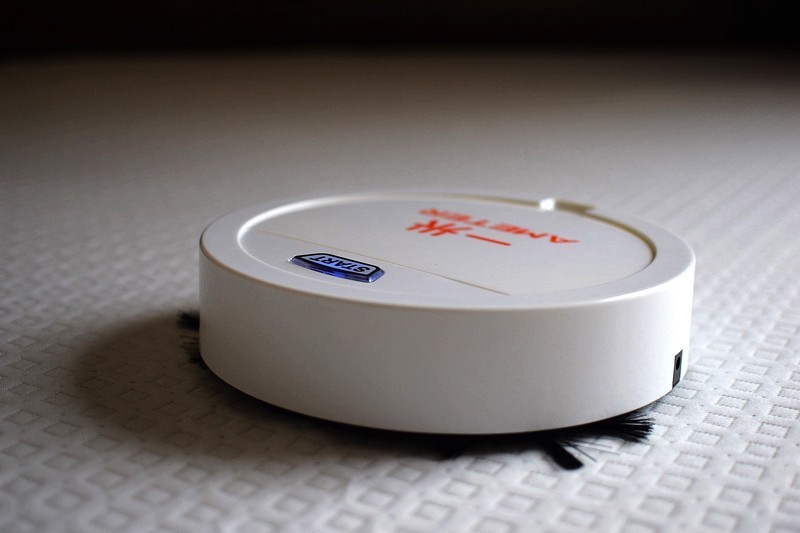 快去干活吧 勤劳的一米T115智能扫地机器人