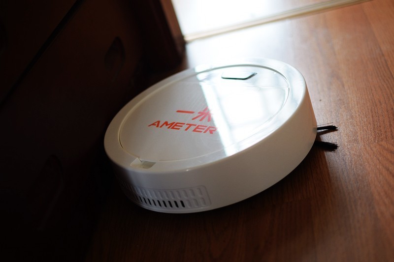 快去干活吧 勤劳的一米T115智能扫地机器人