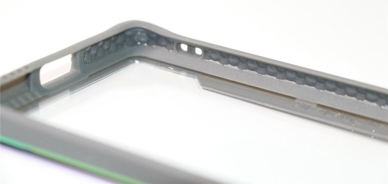 颜值出众 军规防摔--Defense决色小彩壳