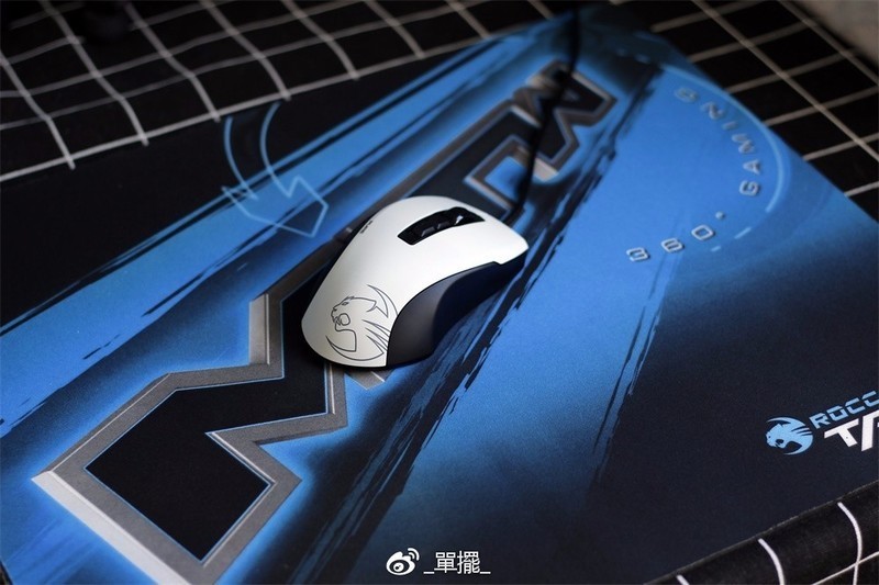 【單擺出品】冰豹Kone Pure夜枭-熊猫版 游戏鼠标评测