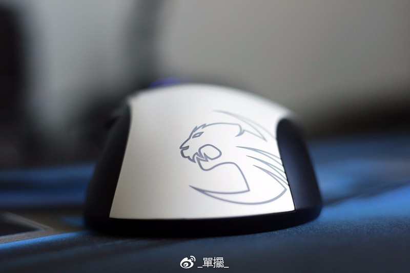 【單擺出品】冰豹Kone Pure夜枭-熊猫版 游戏鼠标评测