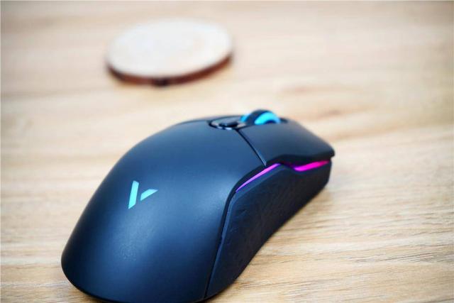 办公游戏双兼容，无线双模随你用--雷柏VT200双模鼠标分享