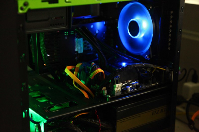 【一小时装机】记录神速装机时刻，先马套装+I5+GTX970装机分享。