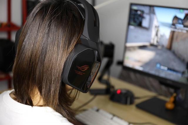 物理7.1环绕立体声，这款败家之眼百夫长不但好用还有点儿小酷