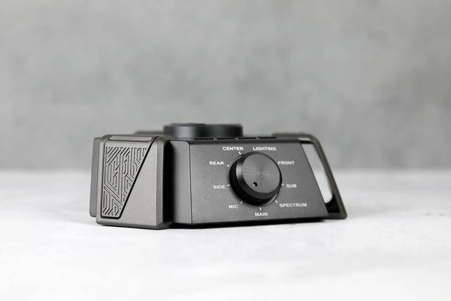 物理7.1环绕立体声，这款败家之眼百夫长不但好用还有点儿小酷