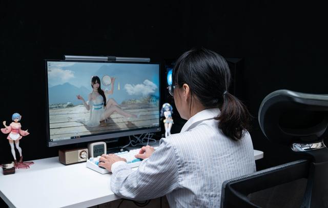一个用薪打造的完美工作桌面到底需要什么？六件好物与你分享