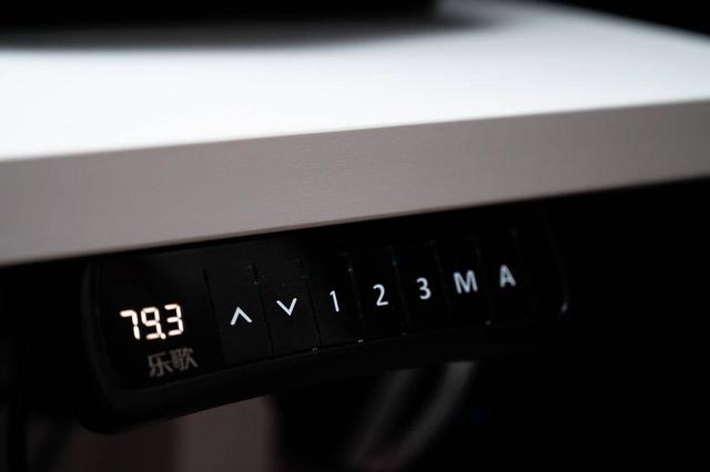 一个用薪打造的完美工作桌面到底需要什么？六件好物与你分享