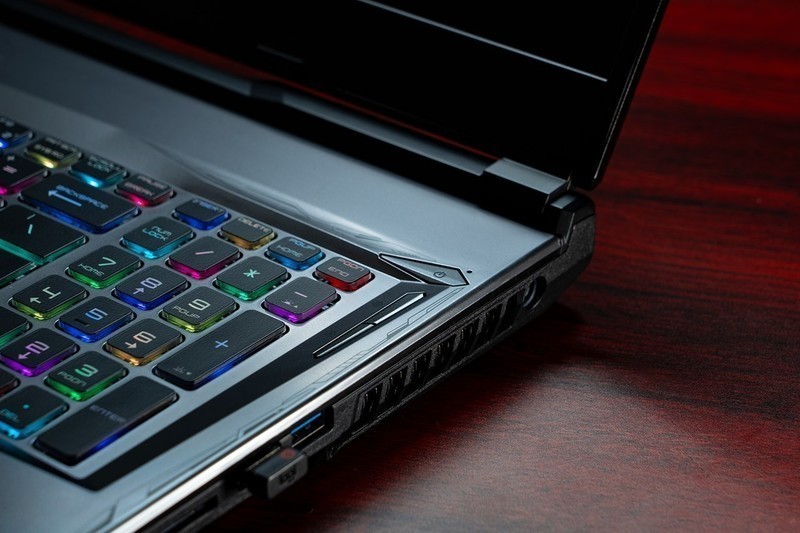 难寻弱点的真 · 六边形战士？微星GP75 笔记本电脑 评测