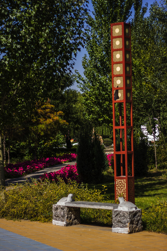 小痰盂的构图和光影