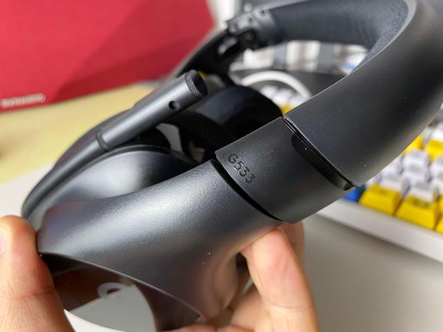 我这猪脑子，不用害怕打完游戏忘记摘耳机就起身了