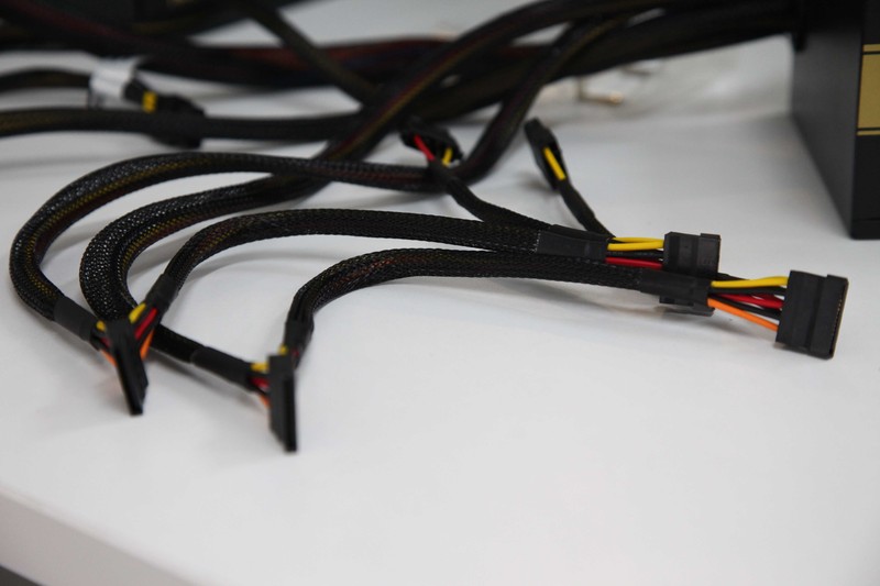 【一小时装机】记录神速装机时刻，先马套装+I5+GTX970装机分享。