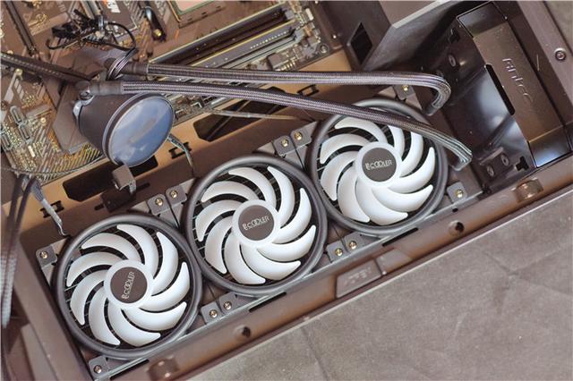 手把手教你装CPU水冷，超频三凌镜360水冷分享