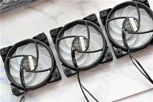 手把手教你装CPU水冷，超频三凌镜360水冷分享