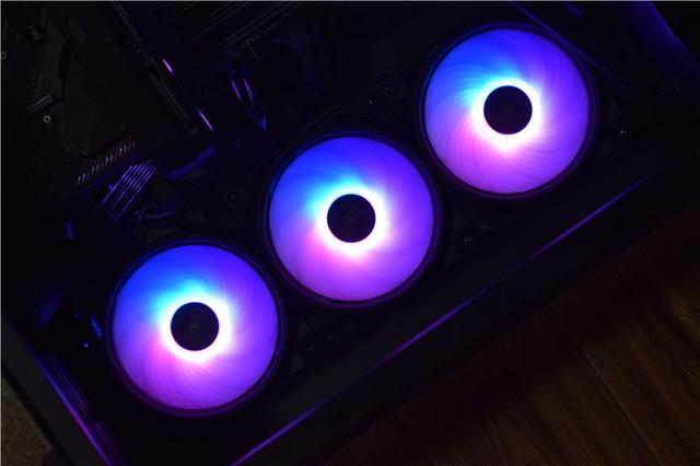 手把手教你装CPU水冷，超频三凌镜360水冷分享