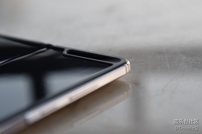 额姐嘤Galaxy W20外观鉴析：高端大气上档次的超炫逼格手机