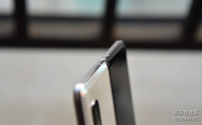 额姐嘤Galaxy W20外观鉴析：高端大气上档次的超炫逼格手机