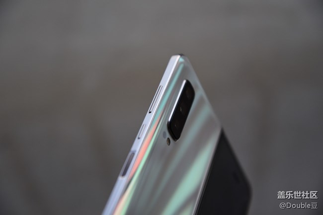 额姐嘤Galaxy W20外观鉴析：高端大气上档次的超炫逼格手机