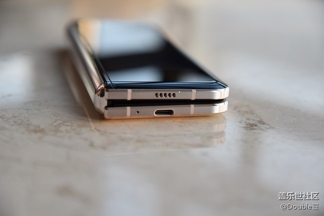 额姐嘤Galaxy W20外观鉴析：高端大气上档次的超炫逼格手机