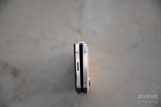 额姐嘤Galaxy W20外观鉴析：高端大气上档次的超炫逼格手机