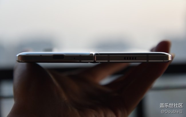 额姐嘤Galaxy W20外观鉴析：高端大气上档次的超炫逼格手机