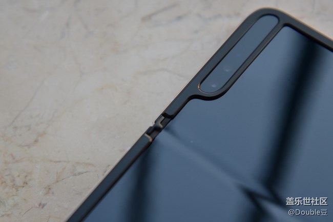 额姐嘤Galaxy W20外观鉴析：高端大气上档次的超炫逼格手机