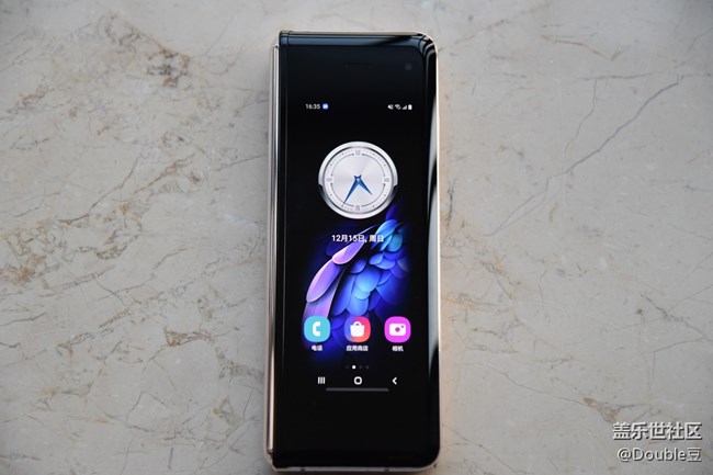 额姐嘤Galaxy W20外观鉴析：高端大气上档次的超炫逼格手机